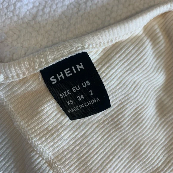 3/$25 Top - Picture 2 of 2